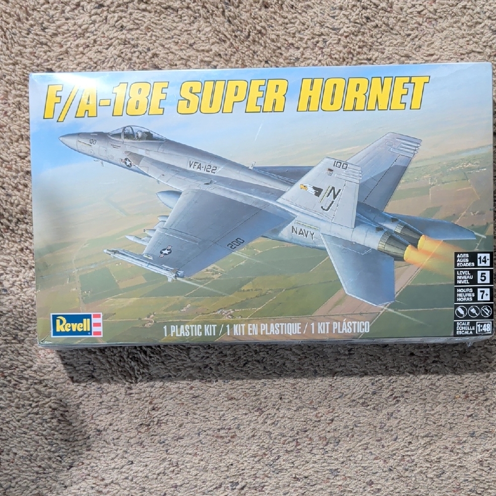 Revell F/A-18E Super Hornet Model Kit - Gray